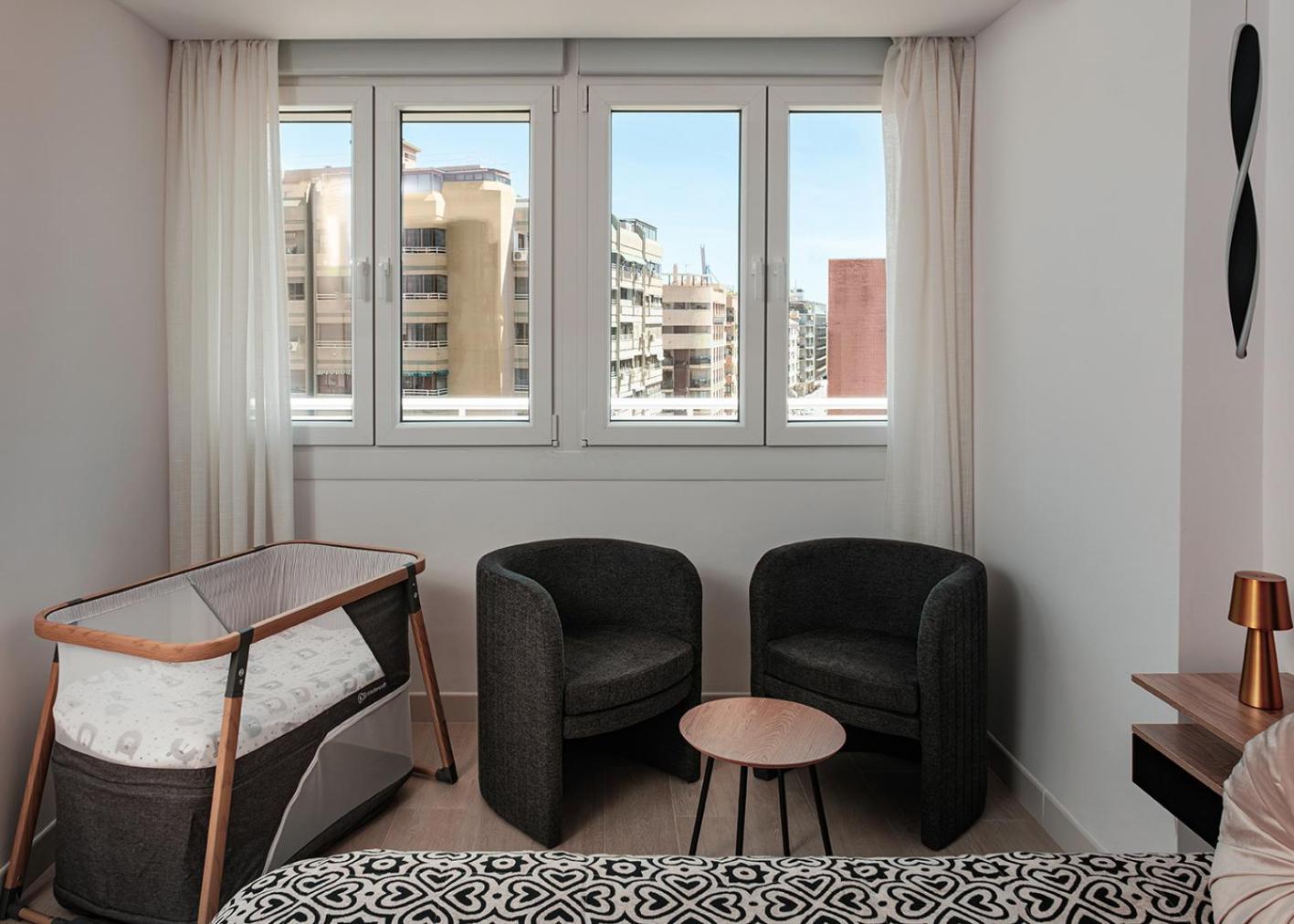 - Steps From The & Historic Center Appartement